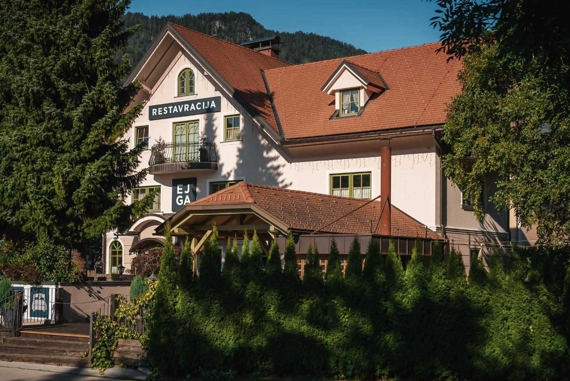 Guest House Ejga Йесенице Екстериор снимка